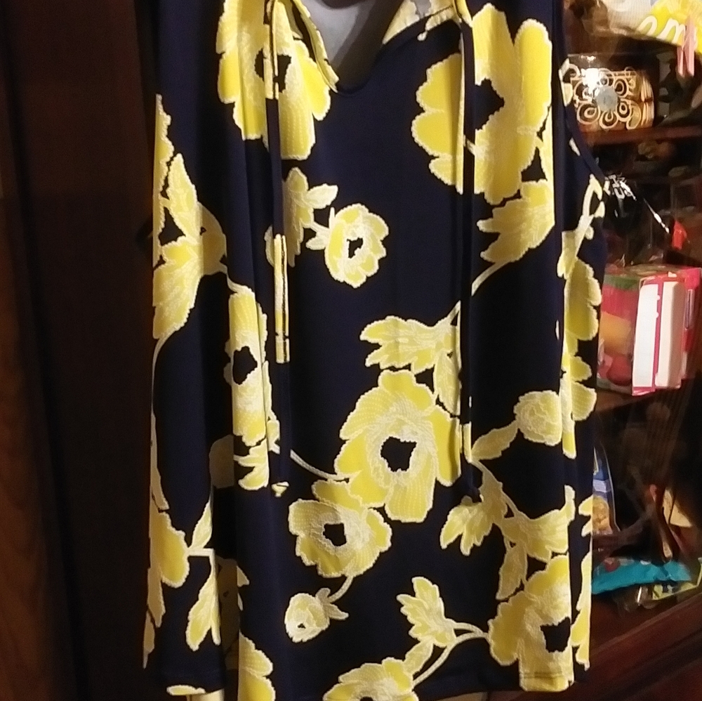 TUNIC - Picture 2 of 4